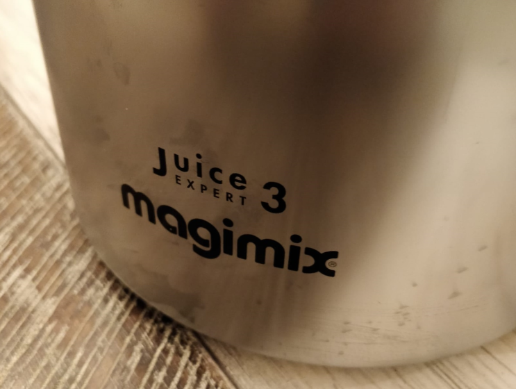 מסחטת  &rlm;פירות קשים וירקות Magimix Juice Expert 3